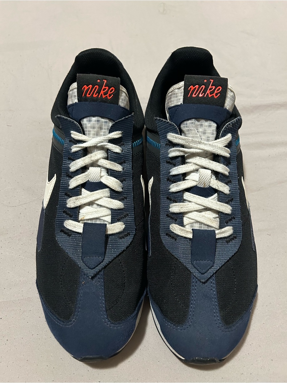 Nike Men's Navy Black White Athletic Sneakers with Red Logo